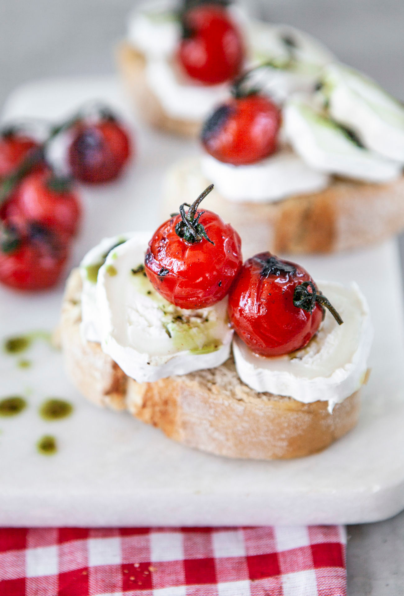 Rezept Für Bruschetta Mit Kirschtomaten Und Ziegenkäse | Kitchengirls